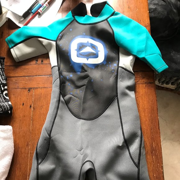 THIS ITEM IS SOLD! Girls/Boys Wet Suit - Picture 4 of 4